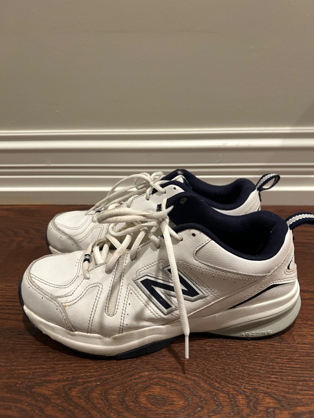 New Balance 619 Men’s 8.5 4E Wide White Navy Walking Shoes Comfort